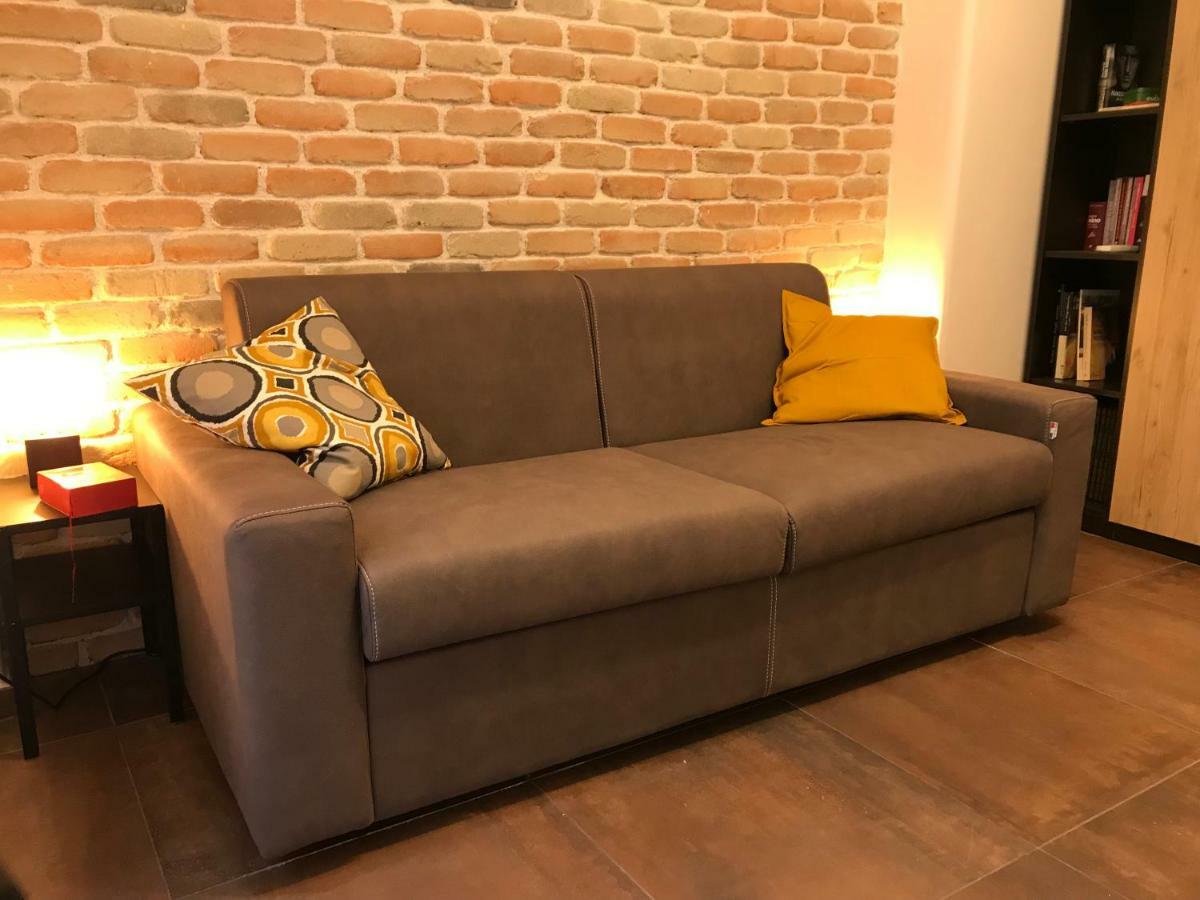 Apartemen 58 m² dengan 2 kamar tidur dan 1 kamar mandi pribadi di Appio Latino Rome Bagian luar foto