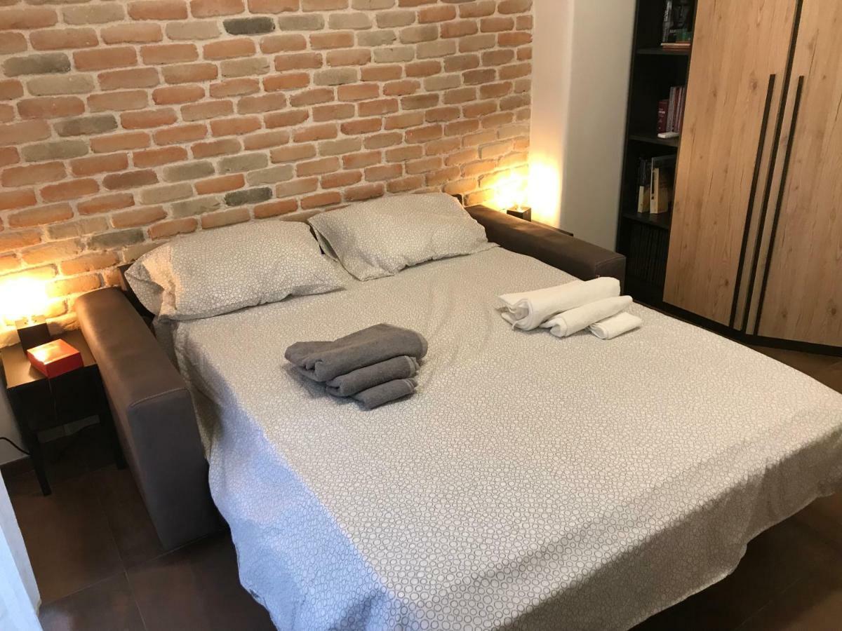 Apartemen 58 m² dengan 2 kamar tidur dan 1 kamar mandi pribadi di Appio Latino Rome Bagian luar foto