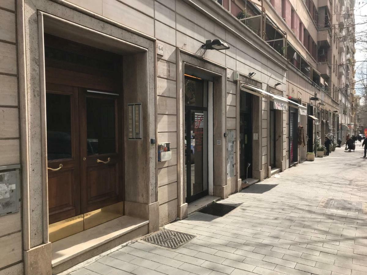 Apartemen 58 m² dengan 2 kamar tidur dan 1 kamar mandi pribadi di Appio Latino Rome Bagian luar foto